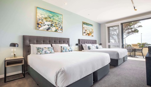 Beachfront Twin King Suite
