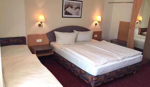 Comfort Triple Room