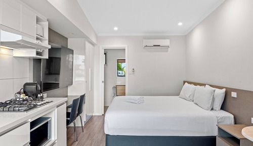 Deluxe Studio Room