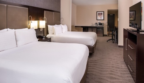 Suite, Multiple Beds, Accessible (Mobility Tub)
