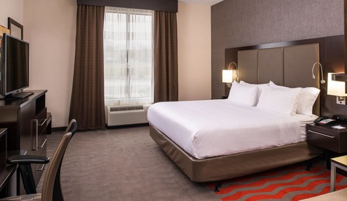 Standard Room, 1 King Bed, Accessible (Mobility Roll-In Shower)