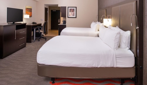 Standard Room, 2 Queen Beds, Accessible (Mobility Tub)