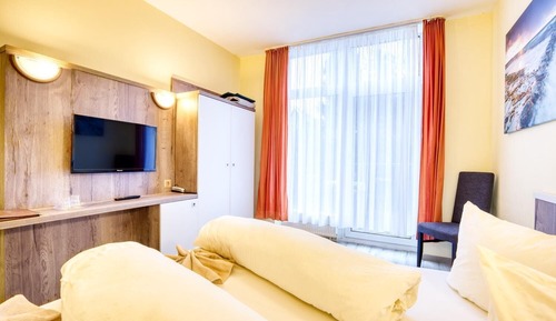 Traditional Double Room, Terrace, Garden View