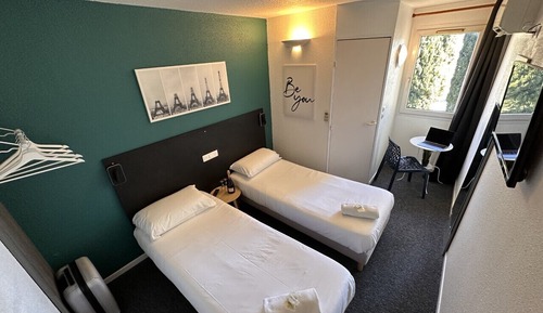 Standard Twin Room