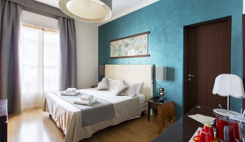 Superior Double or Twin Room (chromotherapy shower)