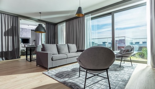 Apartment (East)