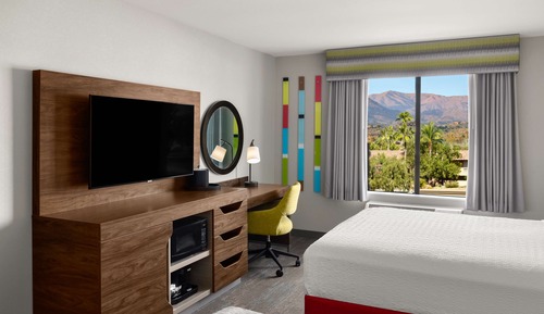 Room, 2 Queen Beds, Refrigerator & Microwave, View