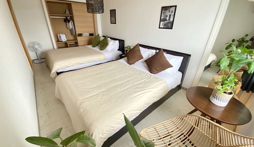 Apartment (2702)