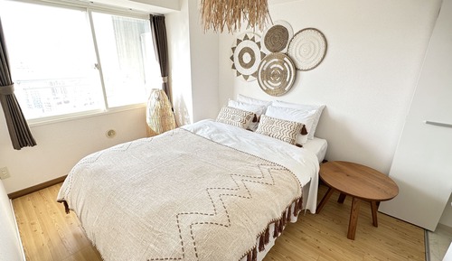 Apartment (2402)
