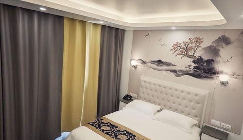 Standard Room, 1 Queen Bed