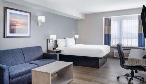 Business Room, 1 Queen Bed, Non Smoking