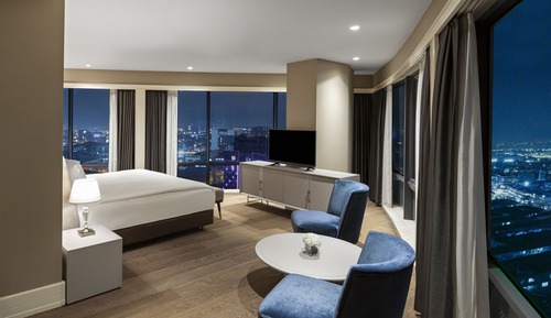 Corner Suite
