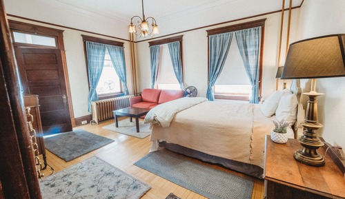 Classic Quadruple Room