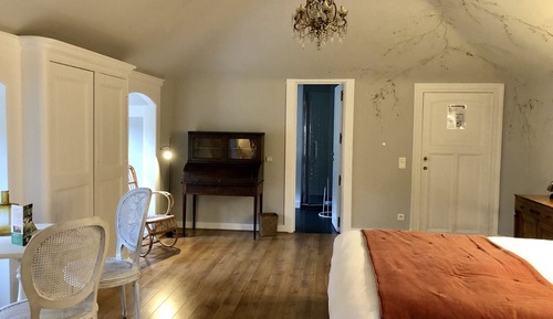Family Room, 2 Bedrooms