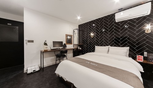 Room (Standard - Breakfast Included (Double)