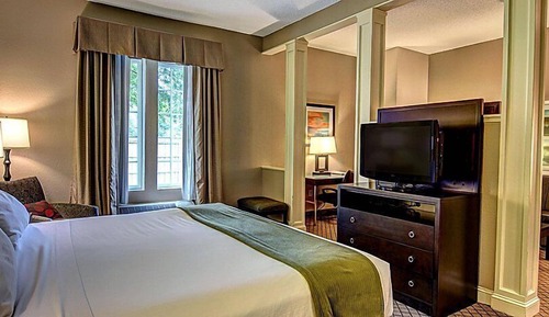 Deluxe Studio Suite