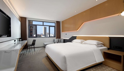 Deluxe Room, 1 King Bed, Non Smoking, City View
