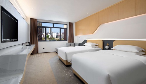 Deluxe Room, 2 Double Beds, Non Smoking, City View