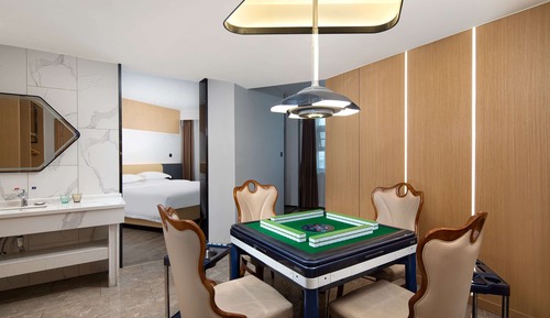 Room, 1 King Bed, Smoking