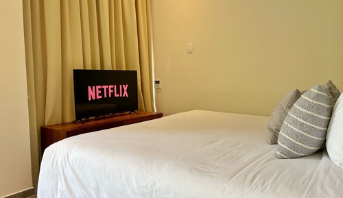 Deluxe Studio
