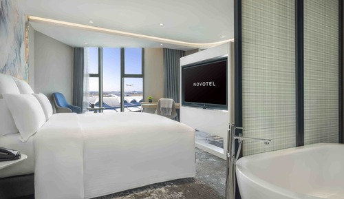 Standard Suite, 1 King Bed