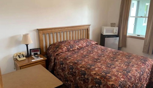 Basic Single Room, 1 Double Bed