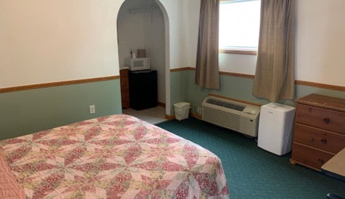 Standard Room, 1 Queen Bed