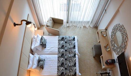 Junior Studio Suite