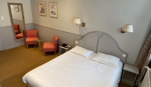 Comfort Room, Bathtub