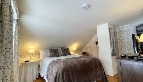 The Warren/Waitsfield Suite (Upper Level)