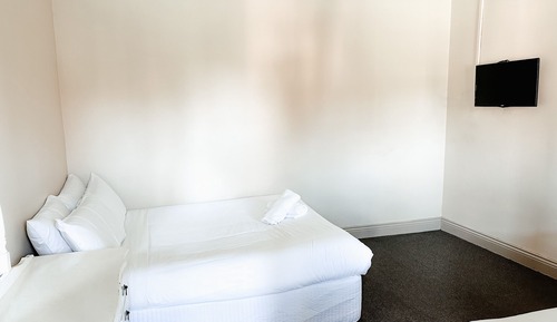 Standard Triple Room, Shared Bathroom