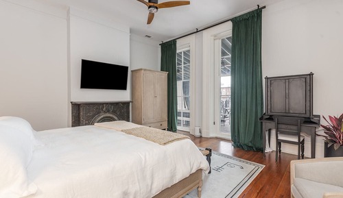 Deluxe Room, 1 King Bed