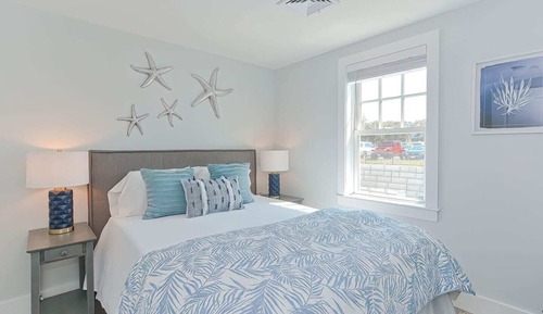 Luxury Condo, 1 Bedroom, Courtyard View (214)