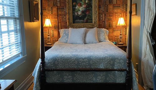 Classic Room, 1 Queen Bed, Non Smoking, Refrigerator