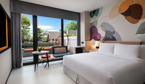 Room, 1 King Bed, Courtyard View