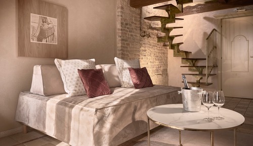 Junior Suite, Courtyard View