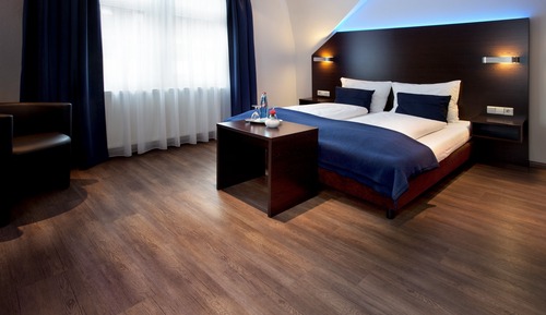 Superior Double Room (air conditioner)
