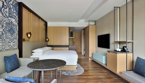 Premier Room, 1 King Bed, Non Smoking, Garden View