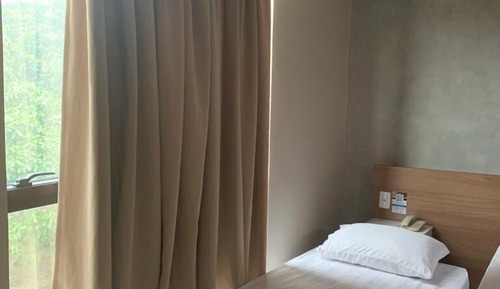 ROOM 206 FLAT
