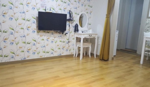 Room (B Room Suite Room 1F (Kitchen + Priva)