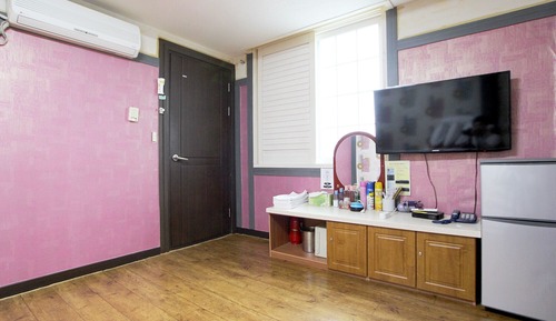 Room (Standard Room - Ondol)
