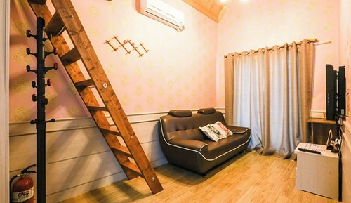 Room (Pink (Unshared House Duplex))