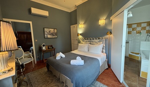 Standard Double Room (ST CLAIR)