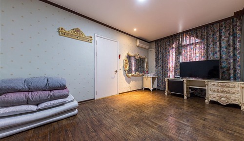 Room (Ondol Room)