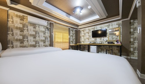 Room (Two-bedroom-1 room for 3 people)