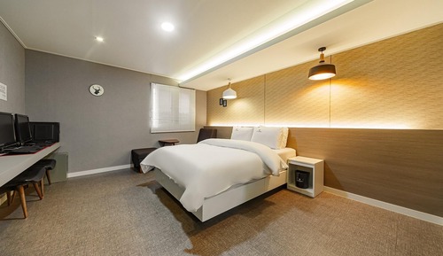 Room (Suite High Performing 2 PC/Breakfast )