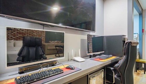 Room (VIP 2PC (75 inch TV Styler 2 gaming P)