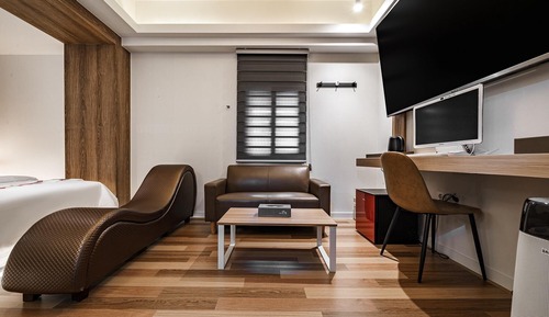 Room (VIP Love (75TV Netflix/TVing/Disney a)