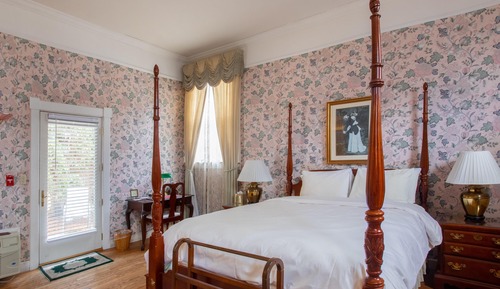 Deluxe Studio Suite