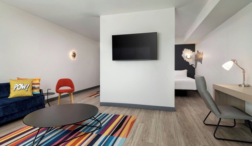 Suite, Multiple Beds (Hearing Accessible)